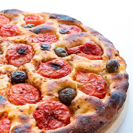 Focaccia pugliese piatto tipico molto gustoso 2